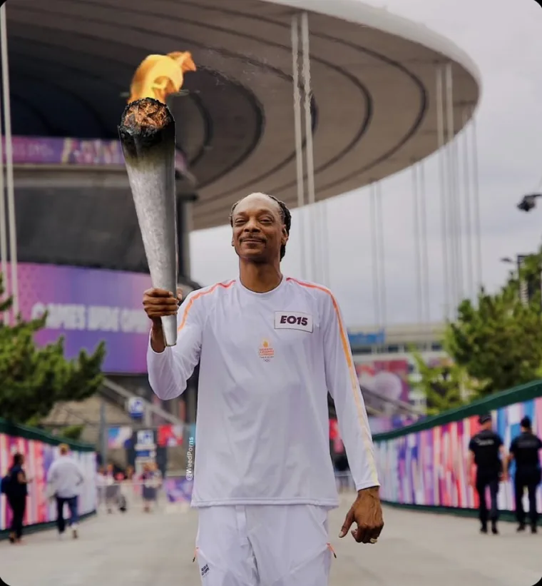 Snoop Dogg carrying the Olympic torch, edited by @WeedPorns